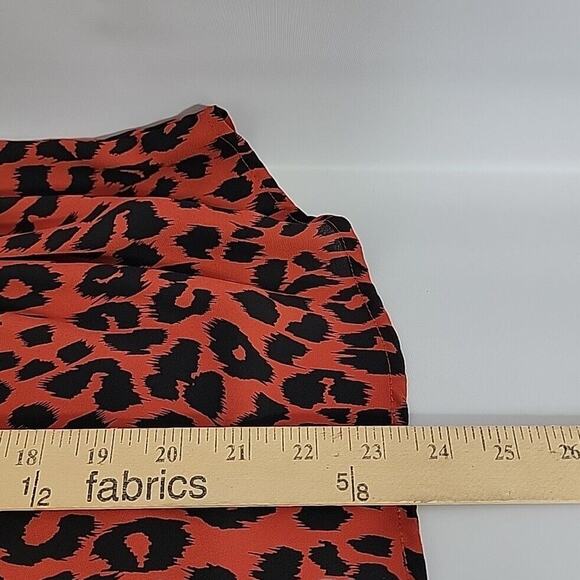 Torrid Women's Plus Leopard Red Off Shoulder Short Sleeve Shirt Size 2 EUC - Picture 8 of 8